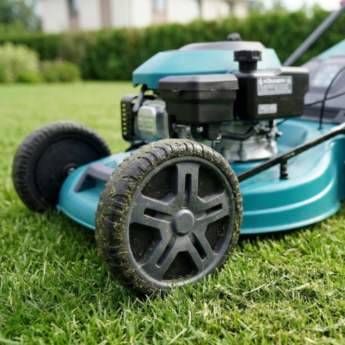 Große Räder mit tiefem Gummiprofil