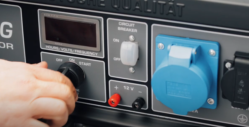 Benzin-Generator von Könner & Söhnen mit Elektroanlass starten